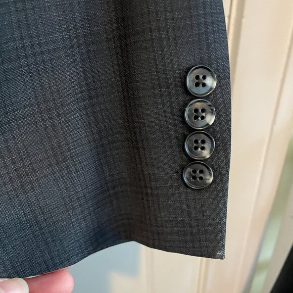 Jos.A. Bank Traveler Collection Slim Fit Mini Check Suit | Black | Size 40L /34W - Picture 10 of 10